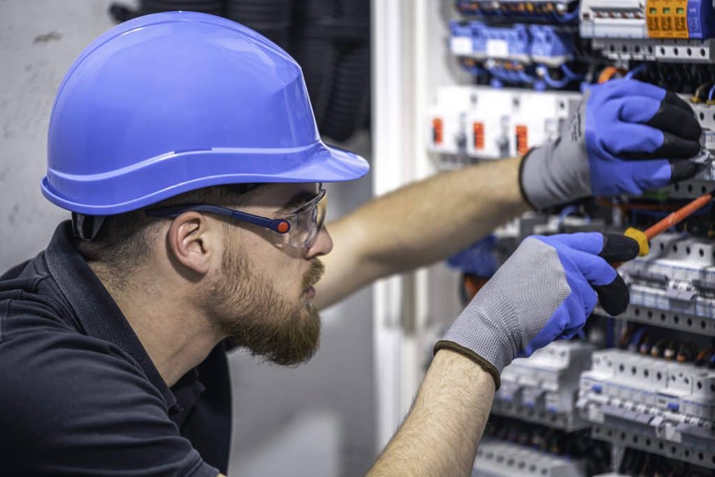 sobre nosotros electricistas en léon c22
